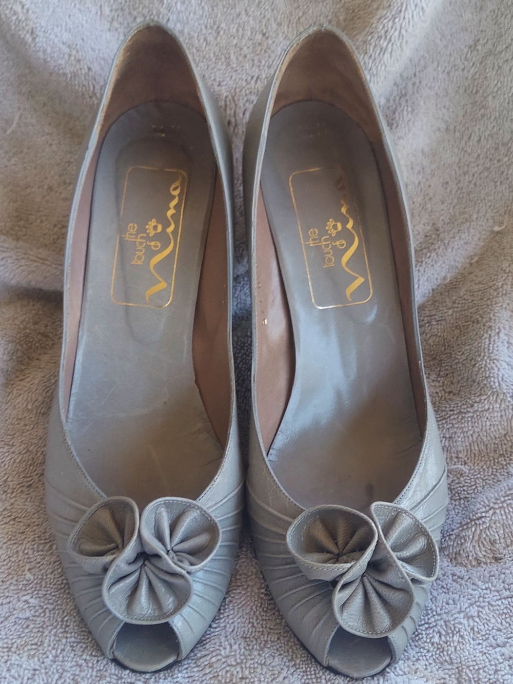 Bueno Women's Gray Peep-Toe Heels with Floral Accent